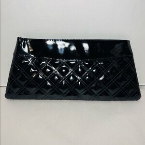 Murval snap closure clutch